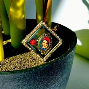 Gorgeous square gold plated pendant